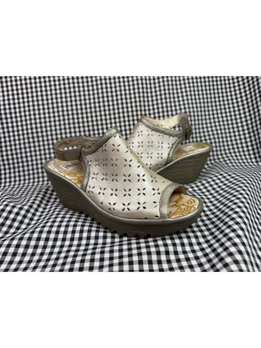 Fly London Yile Silver Metallic Peep Toe Wedge Sandals Womens EU 38 US 7.5